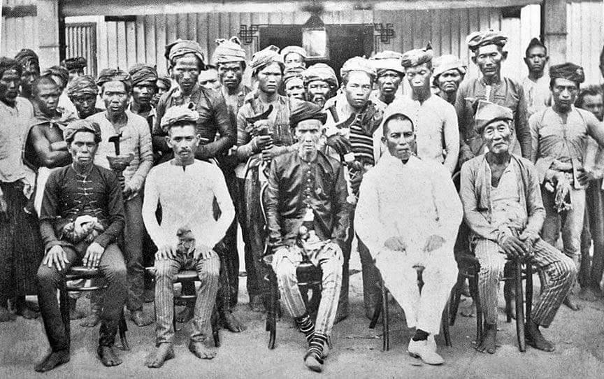 Muslim leaders convened in Zamboanga in 1910 to declare their protest against inclusion in the unification plan. Photo source: Bangsamoro News Facebook page. https://www.facebook.com/photo?fbid=536525953218449&set=pcb.536526363218408